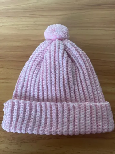 Touca de crochê rosa 