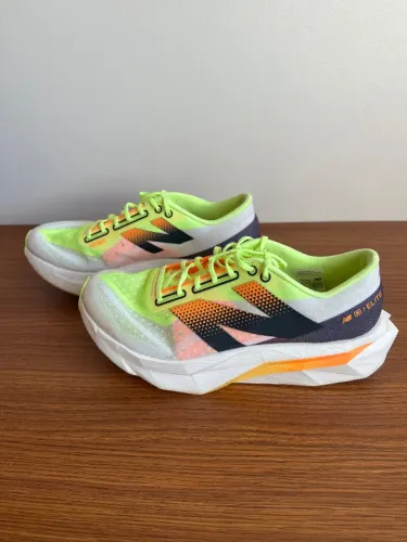 Tênis New Balance Fuelcell Supercomp Elite V4