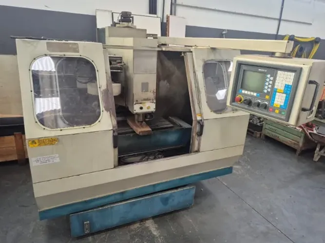 CENTRO DE USINAGEM VERTICAL CNC ROMI DISCOVERY 308 - 450MM X 310MM X 410MM - ANO 1995