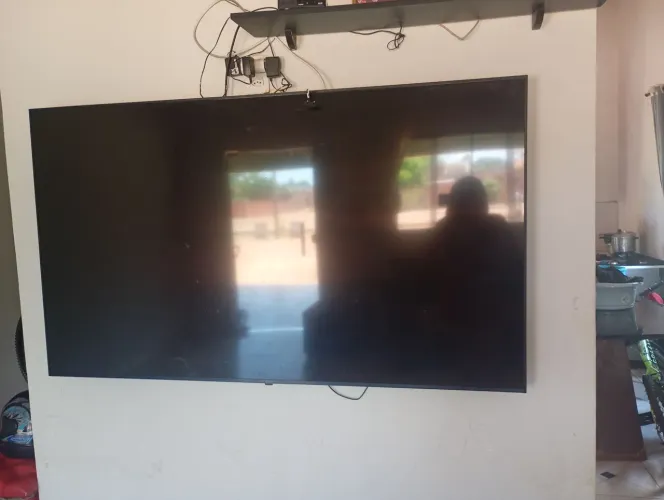 Vendo tv 70 polegas