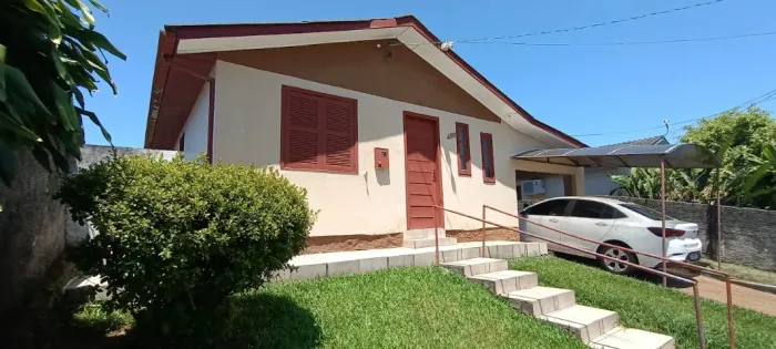 2 casas 6 dorm bairro Monte Castelo criciúma ACEITA permuta por imóvel de maior valor
