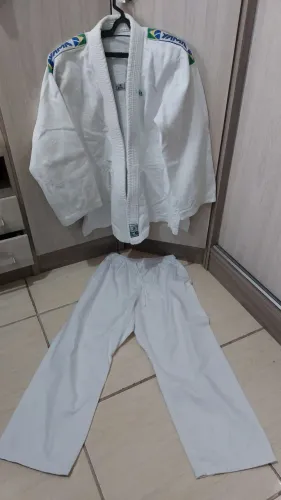 Kimono Jiu-Jitsu/Judô tamanho A1.
