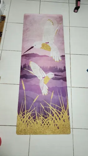 Tapete de Yoga Namah Wellness bem conservado