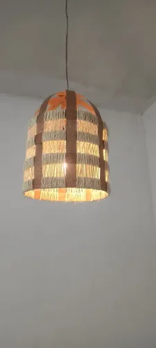 Todo ateliê com 30 %luminária em madeira com sisal 130,00 por 91,00