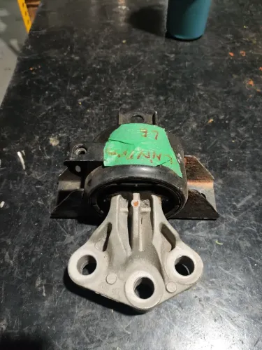 Coxim esquerdo motor Onix Prisma Cobalt Spin 