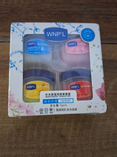 Hidratante Lip Balm com 4 