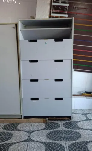 Armário com 4 gavetas - Usado