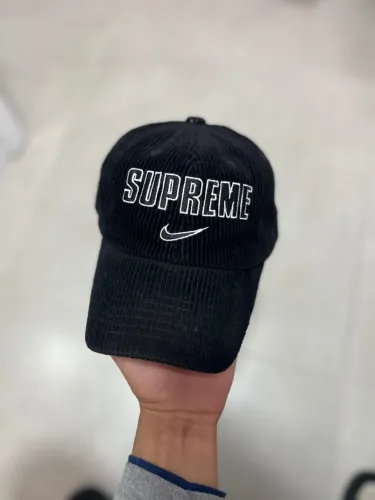 Boné Supreme x Nike Corduroy