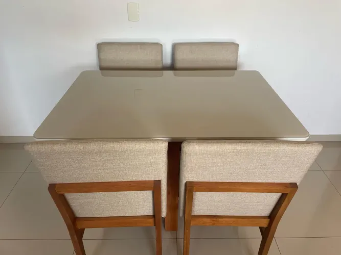 Conjunto de mesa de jantar com 4 cadeiras resistente madeira