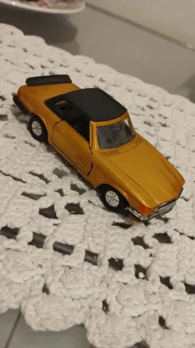 Carro colecionável antigo