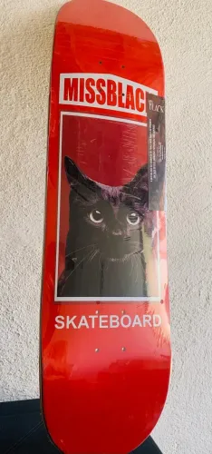 Shape Profissional Maple Skate Miss Black Retro Eveready 8.25