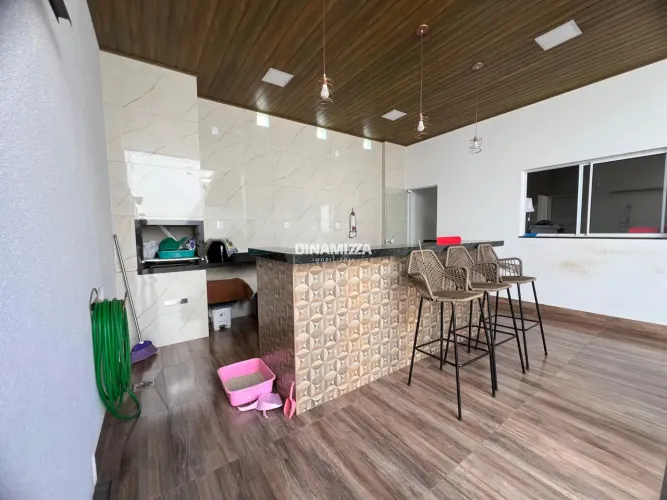 Belíssima casa com varanda gourmet no Jardim Espirito Santo