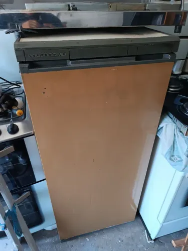Freezer prodácimo marrom