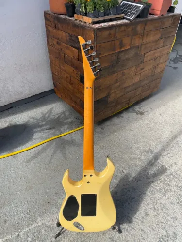 Guitarra Dolphin by Carlos Assale - Rara Vintage Brasileira - Floyd Rose + HSS promoção 