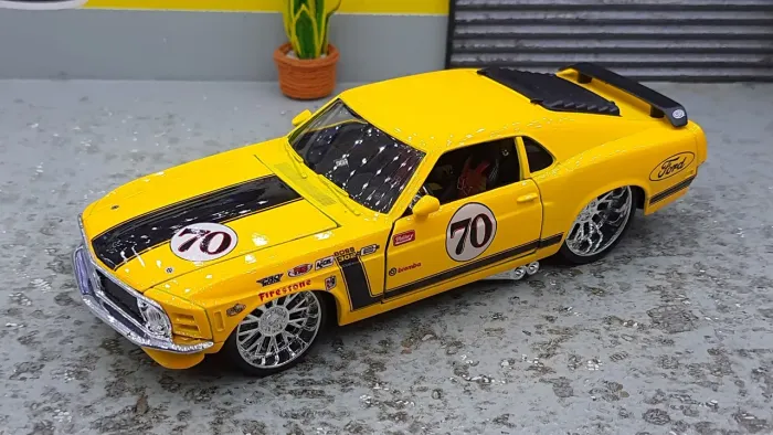 Miniatura Maisto Série  ProRodz - Mustang Boss 302 1/24