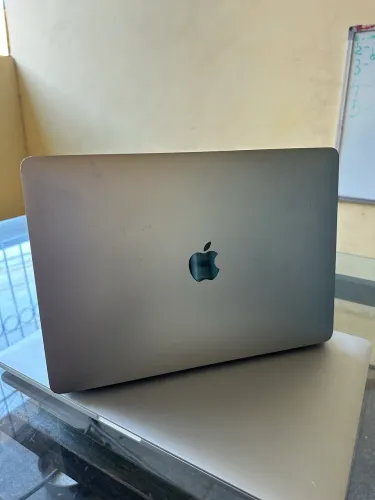 macbook pro 2019 i5