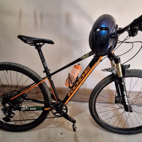 Bicicleta Profissional Kode Aro 29 + Rolo de Treino