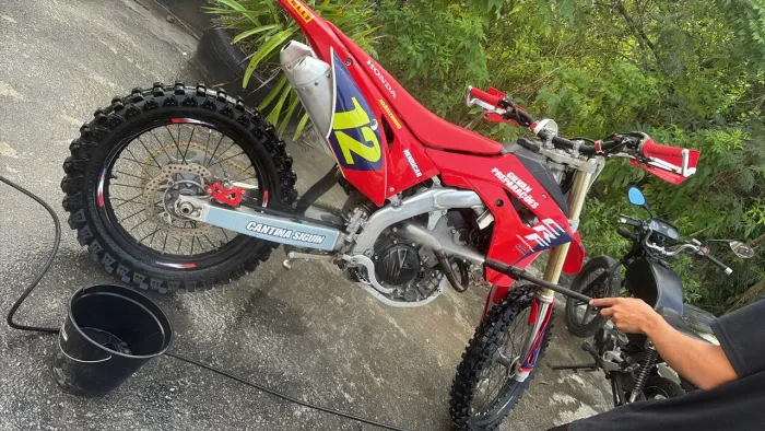 Vendo ou troco crf 250rx importada
