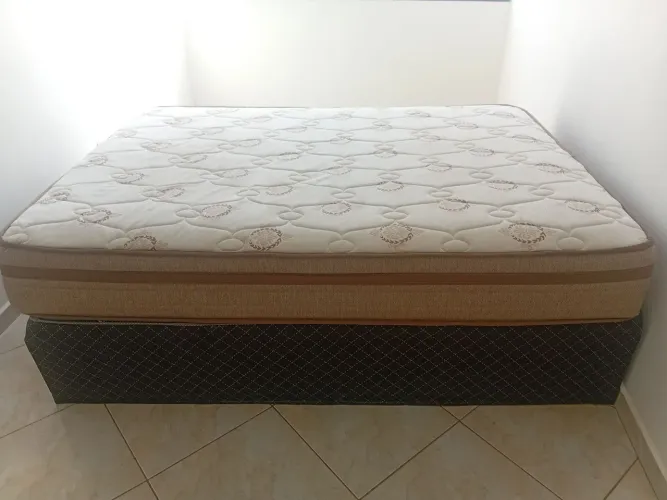 COLCHÃO DE MOLAS CASAL
