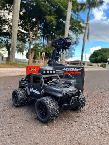 Carro de controle remoto Off Road novo na caixa