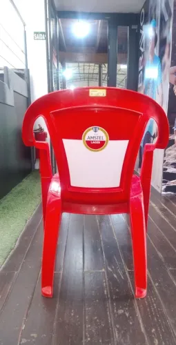 Cadeira de plástico