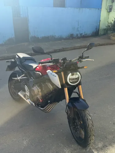 Vendo cb 650r a mais nova do mercado