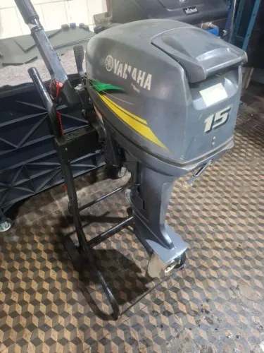 Vende-se ou troca por carro e moto.