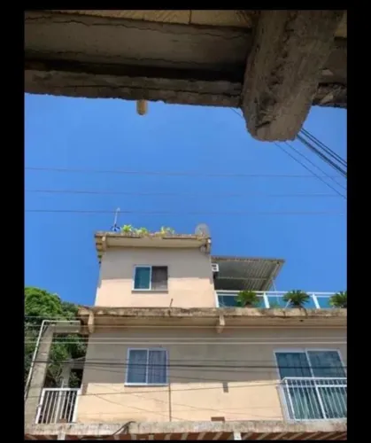 Vendo prédio com 4 casas desocupadas