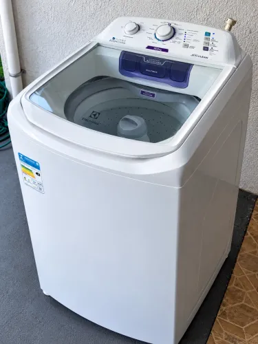 Máquina de Lavar Electrolux 10,5kg Turbo Economia Jet & Clean - Branca
