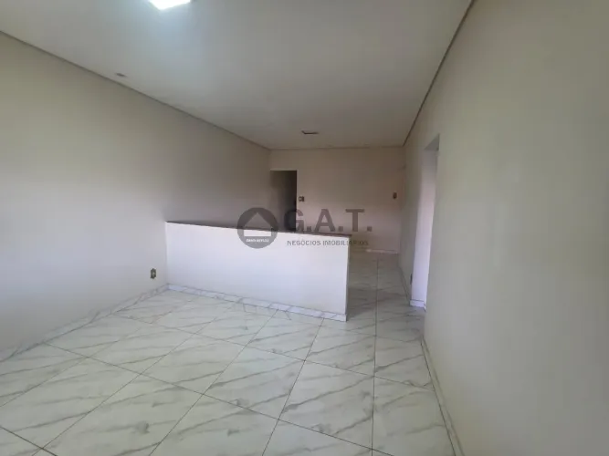 Casa para Locação no Centro de Sorocaba-SP: 3 Quartos, 2 Salas, 2 Banheiros, 2 Vagas de Ga