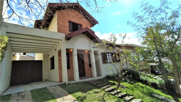 Casa à venda com 3 quartos, sendo 1 suíte, no condomínio Residencial Grape Village, Vinhed