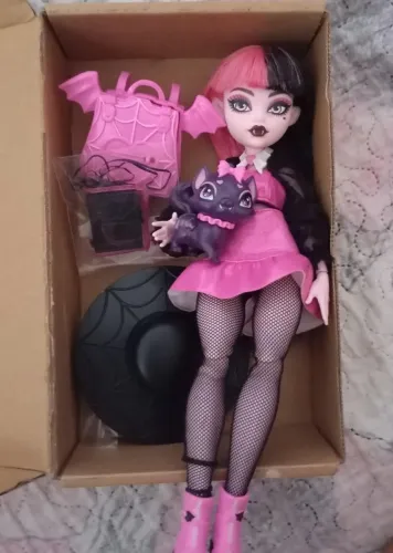 Draculaura g3 completa
