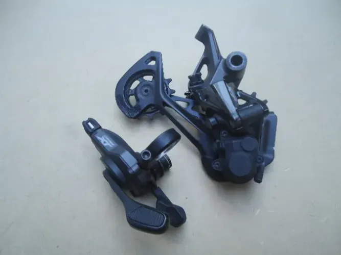 Cambio Traseiro e Alavanca Shimano Modelo Deore XT M8100