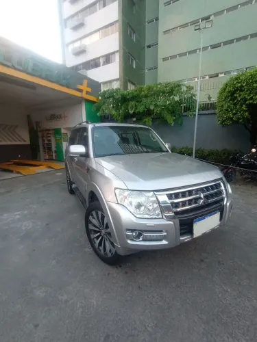 Mitsubishi Pajero HPE Full 3.2 4X4 T.i.dies. 5P AUT 2019