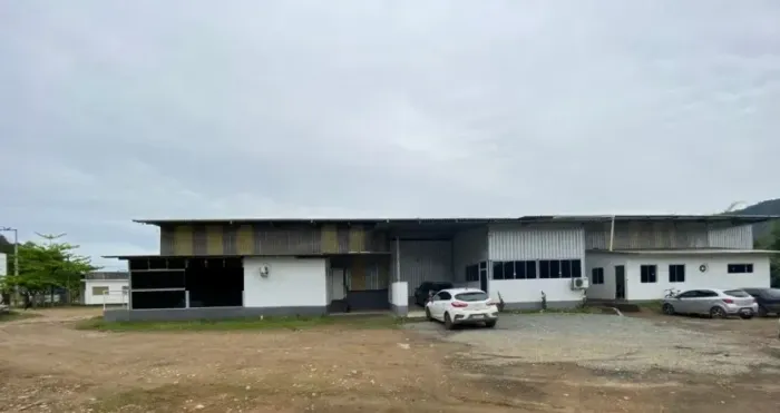 Imóvel para aluguel possui 400 metros quadrados em Schroeder I - Schroeder - SC