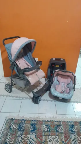 Carinho e bebê conforto com base burigotto