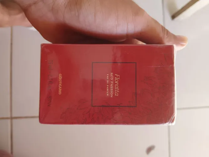 Vendo perfume floratta red passion