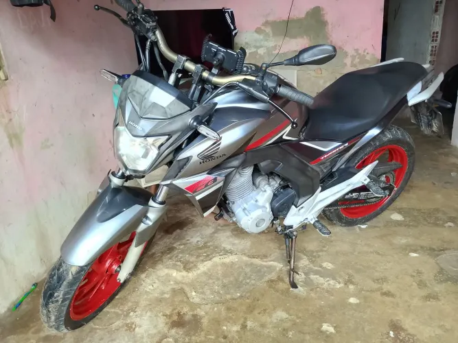 Vendo essa moto por apenas 15.0000