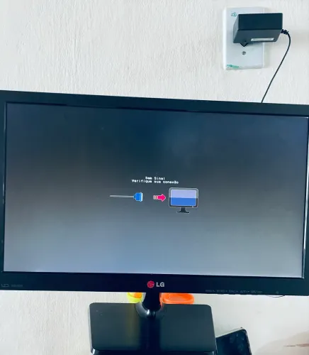 Monitor semi novo