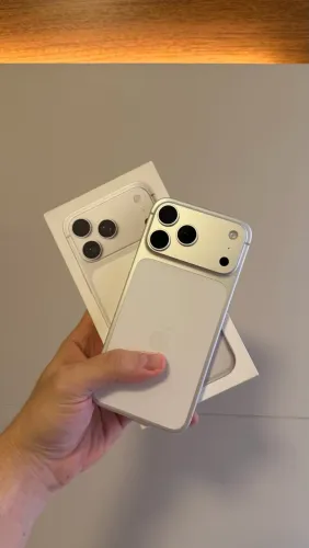 iPhone 17 Pro Max Silver 256GB, Seminovo Garantia Apple até Fevereiro/2027