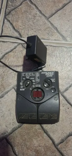 Vendo pedaleira zoom 505 II e mini amplificador Meteoro