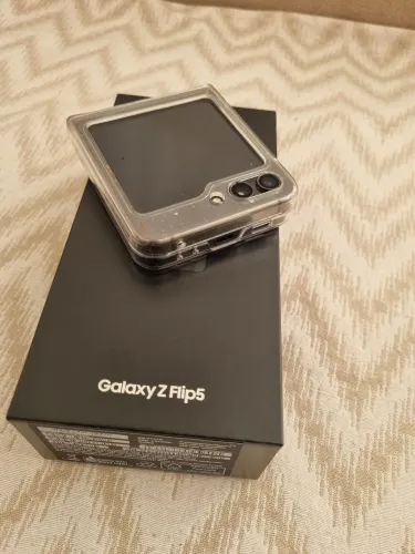 Samsung zflip 5 512gb (detalhe)