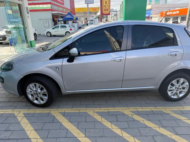 Fiat Punto Attractive Italia 1.4 F.flex 8V 5P 2017