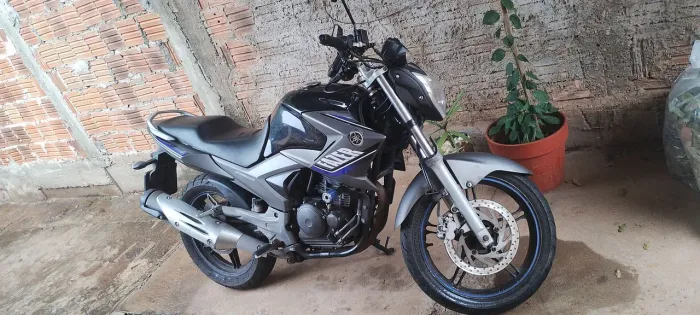 Yamaha fazer 250cc ano 2014 modelo 2015