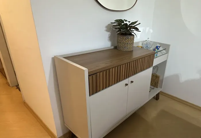 Buffet e Rack freijó offwhite com brindes painel e espelho