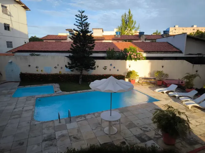 Excelente Apartamento, 03 quartos, 02 suites, wcs, varanda, 1 garagem coberta, nascente.