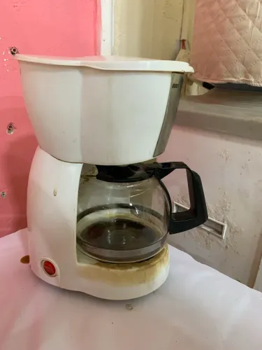 VENDE-SE CAFETEIRA BRITÂNICA