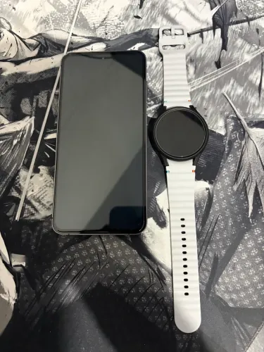 Celular Galaxy S24 FE 128GB + Watch 7 44mm + Kit Gigante de Acessórios