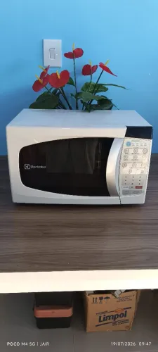 Microondas Eletrolux 20 litros
