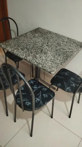 Mesa 4 cadeiras